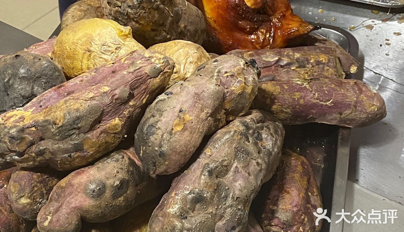 延吉   老沙土窑烧烤 铁锅炖