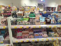 -嗨本可潮玩仓(大兴大悦春风里店)