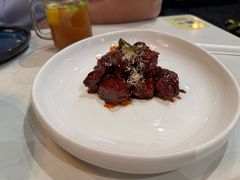 红酒泡沫牛仔粒-荟廷·晶萃(陆家嘴尚悦湾店)