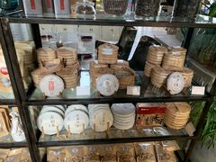 面包甜点陈列柜-泓0871臻选云南菜·味庄