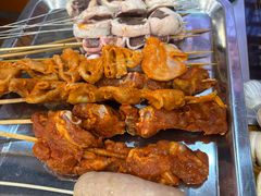 -哈尔滨小酒馆·鲜肉现穿自助烧烤(康新花园店)