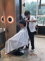 -韩国李知恩形象设计