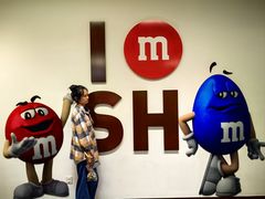 -m豆巧克力世界(上海世茂广场店)