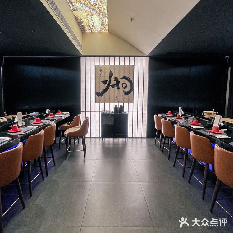 说啊，说你愿意给我买这个海胆热狗！！