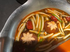 -湊湊火锅·茶憩(杭州湖滨银泰in77店)
