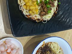 -李与白包子铺(桐梓林店)