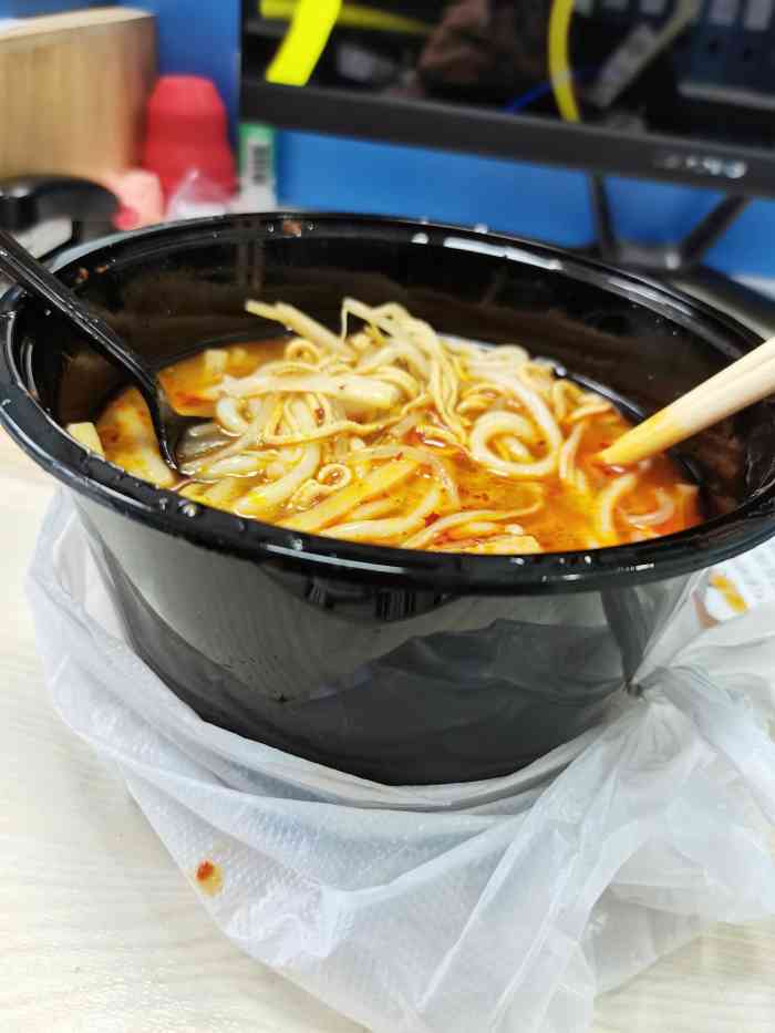 七彩小锅米线(七宝老街店)-"点的外卖,还阔以,送的贼快,十二点二十下.