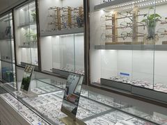 -翰佐蔡司小乐圆·依视路星趣控·暴龙眼镜折扣店