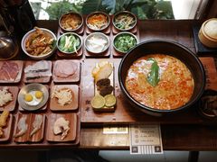 -银米·云南传统过桥米线(双廊黑金冠店)