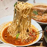 论江湖气息还得是这一口重庆小面啊！🍜