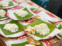 -席娜卡琳火车铁道夜市