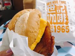 猪扒厚蛋包-世记咖啡(氹仔外卖店)