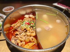 鲜牛杂鸳鸯锅-左庭右院鲜牛肉火锅(新梅广场店)