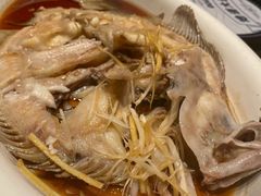 清蒸多宝鱼-小船渔村•大连菜•大连焖鱼(黄河路店)