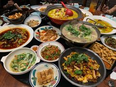 -川流不息·地道川菜·小龙虾(新松江路店)