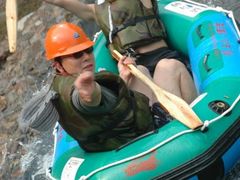 -安吉龙王山峡谷漂流