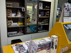 -诺柯视眼镜-蔡司依视路官方工厂店(淞南一店)