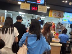 -麦当劳(上海虹桥站30B检票口楼上)