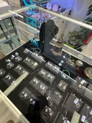 -灵彩珠宝(朗香街店)
