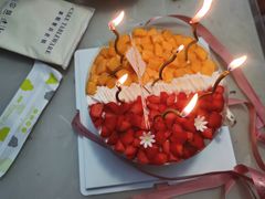 -蜜蜂小象·榴莲千层蛋糕(时代汇11栋店)