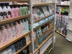 -名创优品(海珠乐峰广场店)