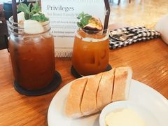 -ROAST coffee & eatery