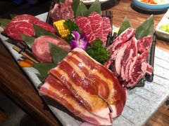 黑牛六拼-明洞阿姨·韩式酱蟹烤肉·创意料理(三元桥店)