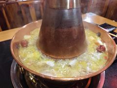 -果松木炭酸菜铜火锅·外婆参鸡汤