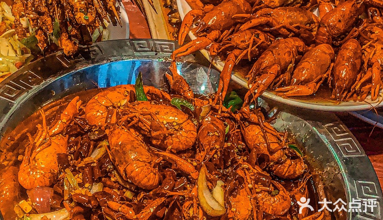 是和三五好友一起吃龙虾小酌的季节了🦞🦞🦞