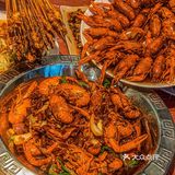 是和三五好友一起吃龙虾小酌的季节了🦞🦞🦞