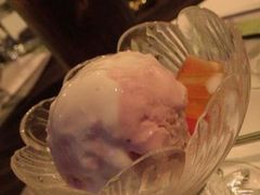 自助餐里的冰淇淋-黄金海景大酒店-旋转餐厅