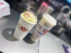 招牌草莓大福奶茶大杯-伏小桃(明瓦廊店)