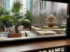 -潮一不贰·西式简餐·法式甜品(外滩店)