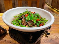 -老滇山寨•云南特色菜•地方菜•民族风情歌舞表演(金碧店)