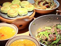 -吃饭皇帝大土家民族菜(荟聚店)