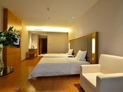 床-全季酒店(郑州建设路碧沙岗地铁站店)