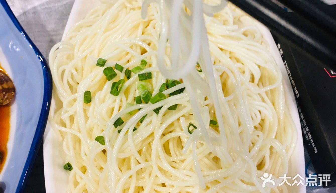 黄瓜很解辣，画家也很新鲜，推荐大家去吃