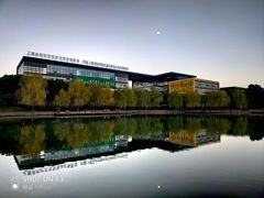 -金桥现代产业园区-停车场