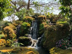 -Chom Cafe and Restaurant