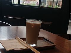 靠窗位-星巴克(港汇1号办公楼店)
