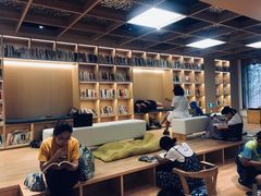 -漕河泾街道图书馆(漕河泾社区文化活动中心店)