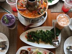 -Chom Cafe and Restaurant