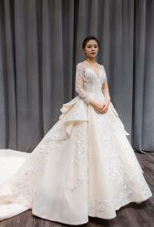 -深白婚纱艺术馆(王府壹号店)