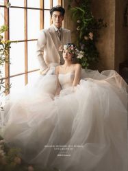 -雪中彩影婚纱摄影·微光艺术中心