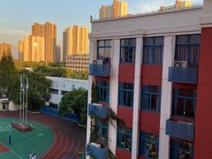 -上海市工商外国语学校