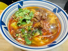 红烧牛肉面宽面-张飞牛肉(观前街店)