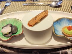 青豆塔配虹鳟鱼籽-上海兴国宾馆香樟园西餐厅