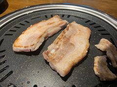 厚切五花肉-·缸桶屋·韩式牛肋条自助烤肉(西湖D11店)