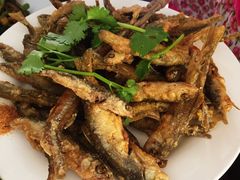 干炸小河鱼-水韵湾生态农庄