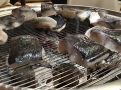 -围炉肉舍•炭烤活鳗•丹东海鲜烤肉(步行街店)